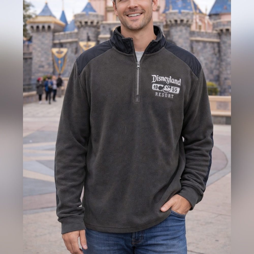 Disney Disneyland Resort Quarter Zip Fleece Sweater Men’s Size M Gray Pullover